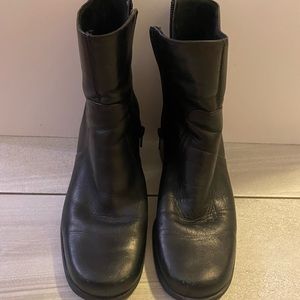 Naturalizer black ankle boots size 7M